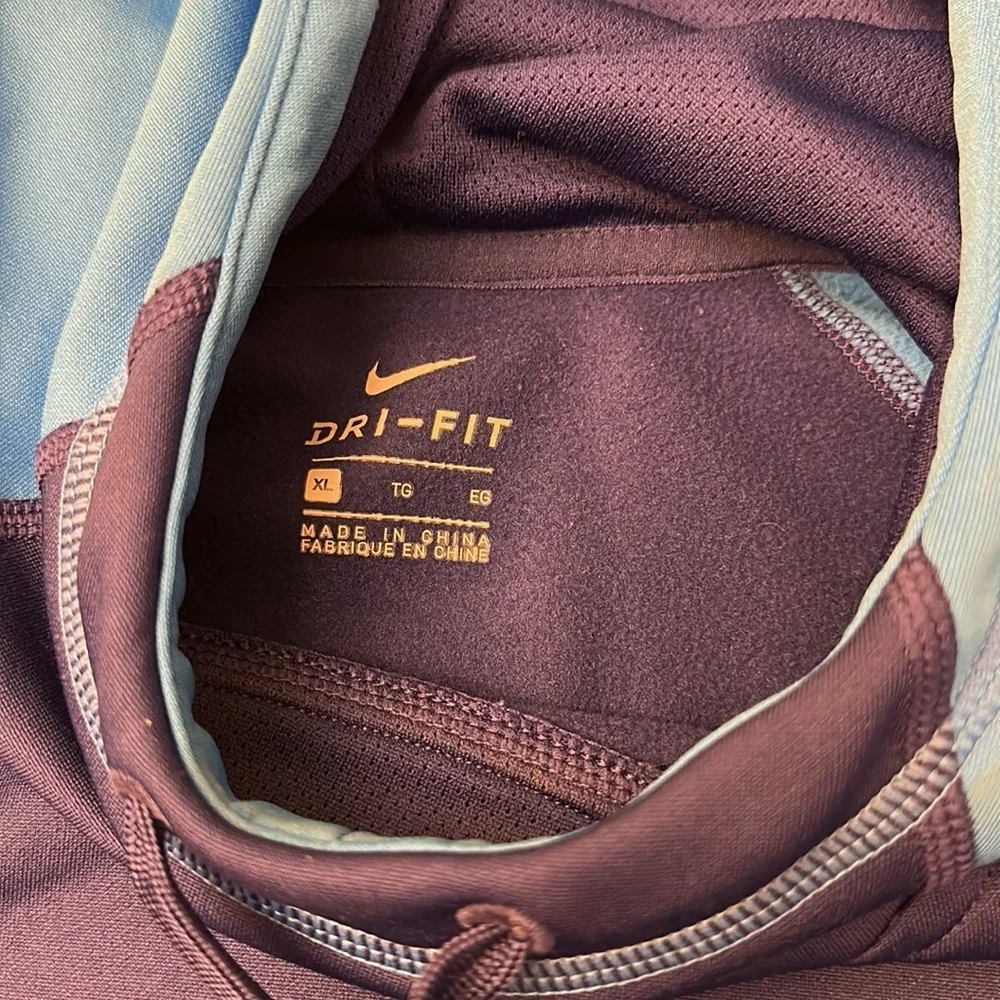 NIKE dri fit therma swoosh hoodie